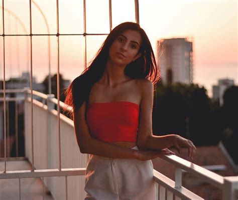 Hot Sexy Mariah Setta Bikini Pics