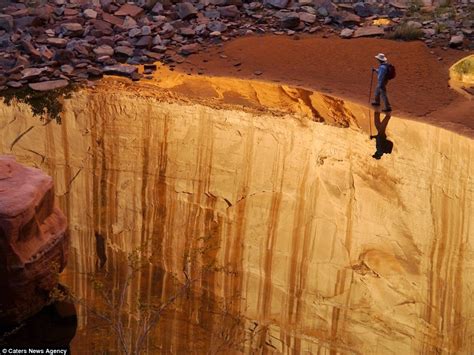 Caminando Al Borde Del Abismo