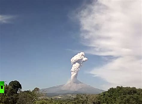 Ashes Clouds Stunning Time Lapse Shows Colima Volcano Erupt Again