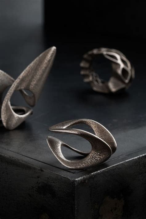 Pin by ODA.Dream on Jewelry | Modernist jewelry, Art jewelry ...
