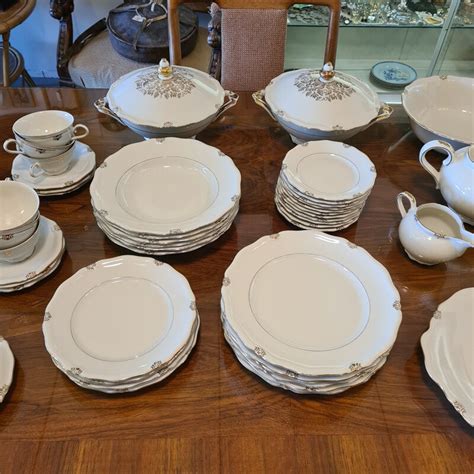 Ensemble de 45 pièces de vaisselle vintage en porcelaine par Bavaria