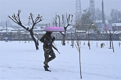 At Minus 4 Srinagar Records Coldest Night Of Season Drass At Minus 26