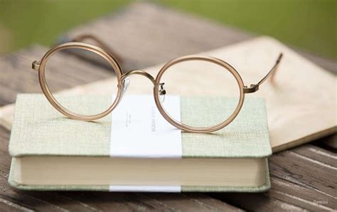 Vintage Round Glasses Are Back | Blog | Eyebuydirect