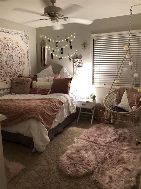 Teenage girls room | Bedroom interior, Small room bedroom, Room ... 
