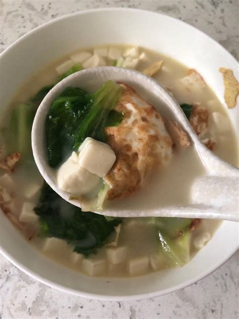 【白菜豆腐汤的做法步骤图，白菜豆腐汤怎么做好吃】食物皆有味下厨房