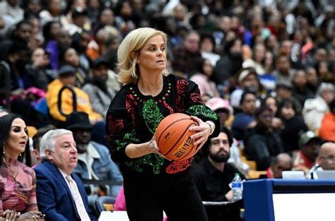 Discover about Kim Mulkey NCAA Coaching Record, Tournament Year by Year ...