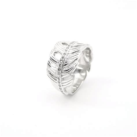 Banana Leaf Ring with Diamonds – Cristy Cali