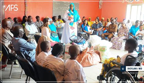 Senegal Education Des Kits Scolaires Et Alimentaires Offerts Des