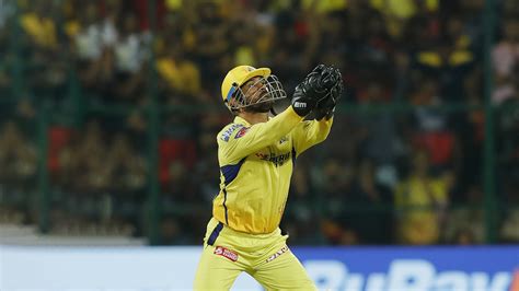 Stephen Fleming lauds Dhoni for his keeping skills