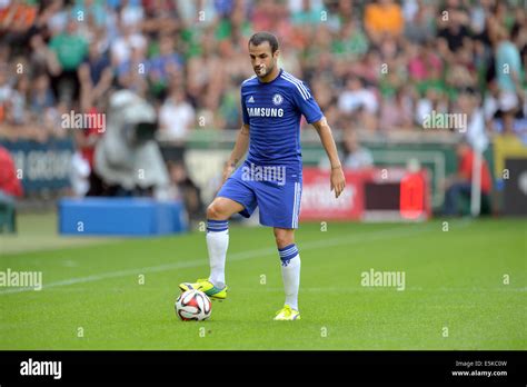 Cesc Fabregas Hi Res Stock Photography And Images Alamy