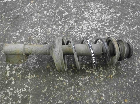 Renault Clio MK2 2001 2006 1 2 8v Front Spring Suspension Leg Store