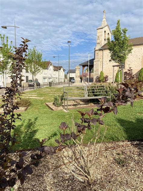 Une ville à la campagne Condat sur Vienne 87