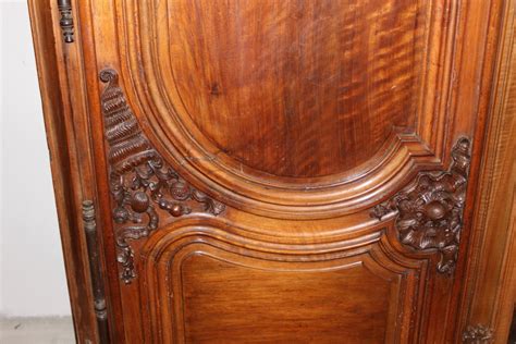 Armoire Lyonnaise Régence en noyer début XVIIIe siècle N 101408