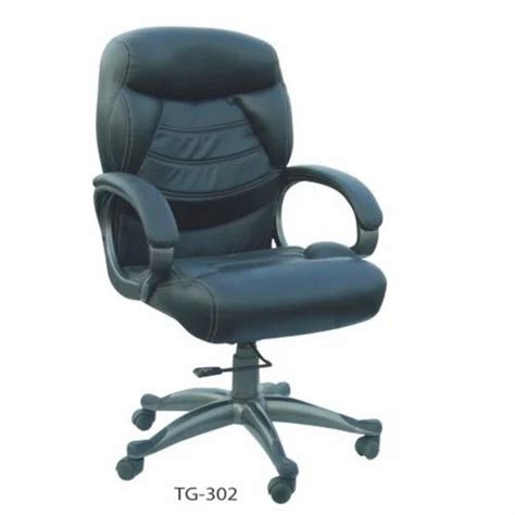 Black Truoffice Boss Chair Foldable No Rotatable Yes At Rs In