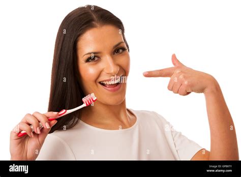 Mujer Limpiar Los Dientes Con Cepillo Dental Para Una Higiene Perfecta Y Dientes Sanos