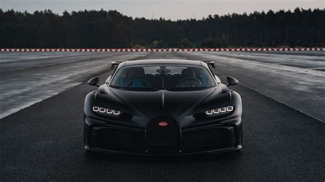 Drifting a multi-million Bugatti Chiron Pur Sport