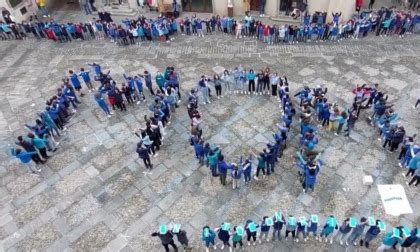 Stop A Bullismo E Cyberbullismo Incontro Per Gli Adulti E Flashmob Dei