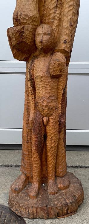 Grosse Geschnitzte Holz Skulptur Mit Figuren Kaufen Auf Ricardo