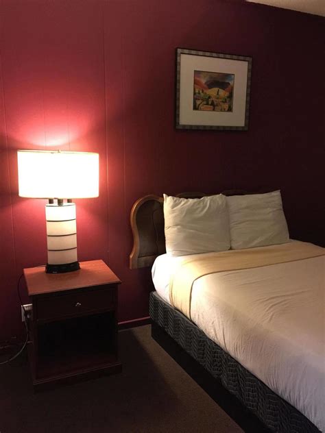 HOLIDAY LODGE LOS ANGELES