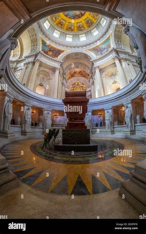 Paris France Napoleon S Tomb At Les Invalides Stock Photo Alamy