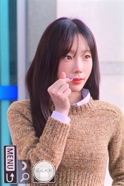 Myloveyoutae On Twitter Rt G G H K 230217 태연 Icn Preview 언니 예쁘다🥰 Please Don’t Cut My Logo🙏🏻