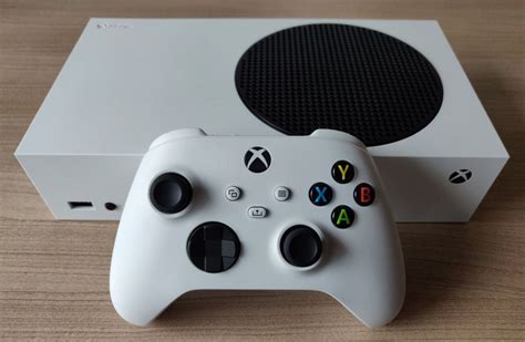 Xbox Series X S on a testé la nouvelle meilleure manette du monde