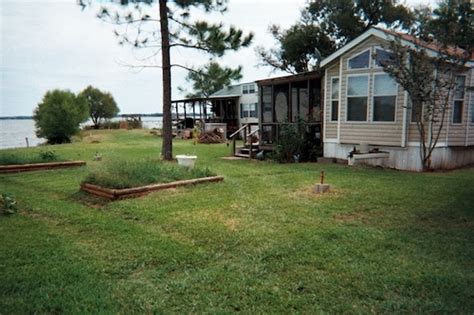 Lakeshore Seniors RV Resort - Cedar Creek Lake