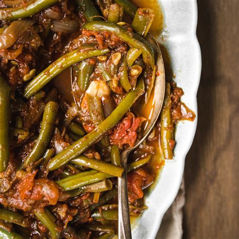 One Pot Lebanese Green Bean Stew Loubieh Loubia Bi Zeit Cosettes