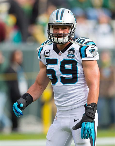 Luke Kuechly 2018: Girlfriend, net worth, tattoos, smoking & body facts
