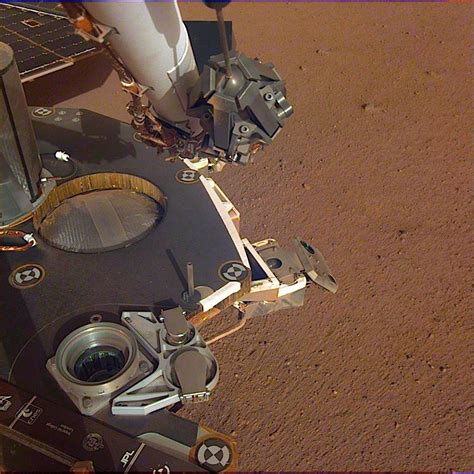 Nasa Insight Sends Back New High Res Photos From Mars Autoevolution