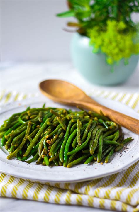 Sauteed Garlic Green Beans - Sides - Zen & Spice