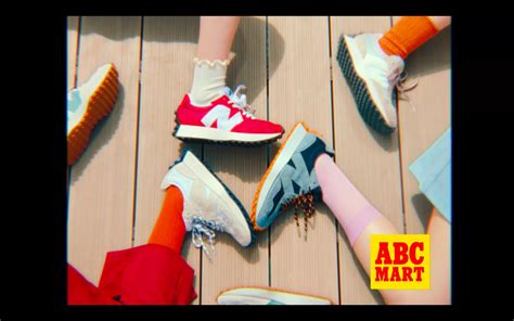 Akb48の約1年6ヶ月ぶり待望の新曲「根も葉もrumor」を起用 ニューバランス 327 Web Cm Walking Dance 篇公開