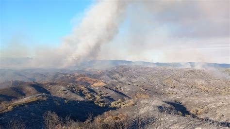 El Incendio De Cerro Muriano Avanza Hacia Una Zona Militar Donde No