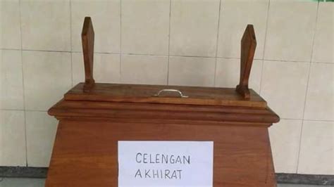 Unik Sekaligus Bikin Merinding Kotak Infak Di Masjid Ini Dibuat