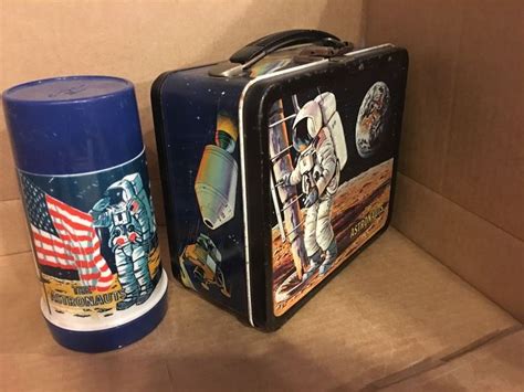 VINTAGE THE ASTRONAUTS METAL LUNCH BOX THERMOS SET 1969 Metal