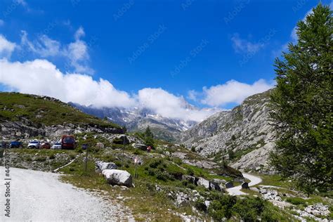 Panorama Delle Montagne Sul Sentiero Che Porta Al Rifugio E Ai Laghi