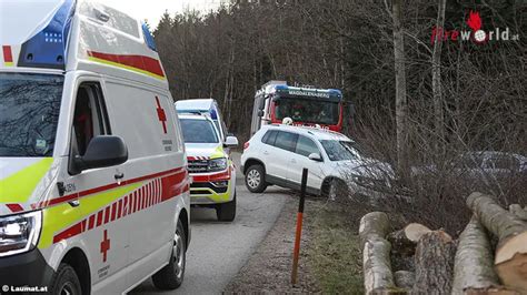 O Zwei Verletzte Bei Pkw Kollision Mit Baum In Pettenbach Fireworld At