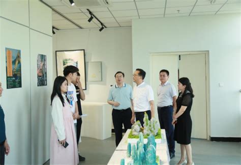 副校长李益民莅临我院指导课程成果展 信阳农林学院风景园林艺术学院