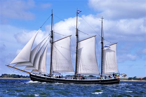 Sailing Ship Free For Desktop 3840x2558 Coolwallpapersme