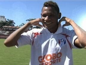 Globo Esporte Rj Marc O Do Atl Tico Go Veste Camisa Do