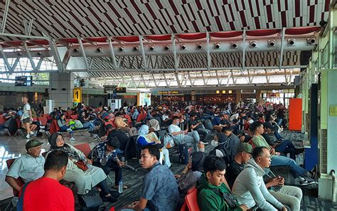 Jelang Ramadan Penumpang Bandara Sultan Hasanuddin Makassar Meningkat