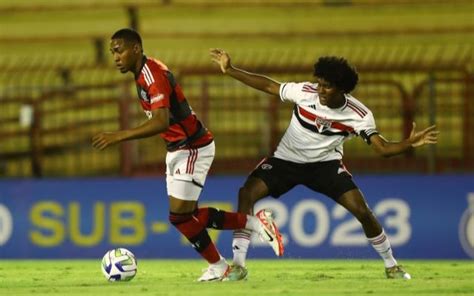 Flamengo Busca Virada Contra S O Paulo Para Avan Ar Final Do