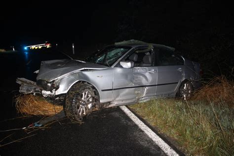 Betrunken Von Der Stra E Abgekommen Autofahrer Schwer Verletzt