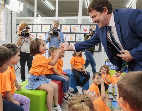 Mañueco impulsa el éxito educativo en Castilla y León Modelo de