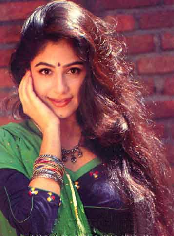 Babes Sexy XxX Bollywood Actresses Ayesha Jhulka Hot Free Wallpaper Picture Photos