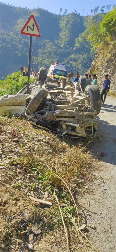 उत्तराखंड 200 मीटर गहरी खाई में गिरा वाहन दो लोगों की दर्दनाक मौत