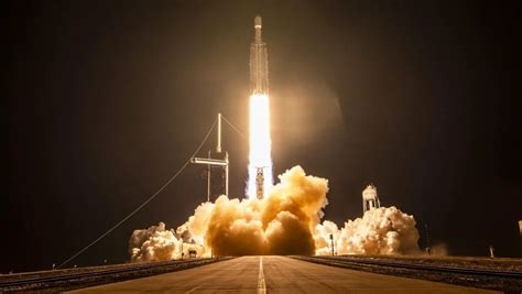 SpaceX a reușit o premieră Prima navă care a revenit din spațiu