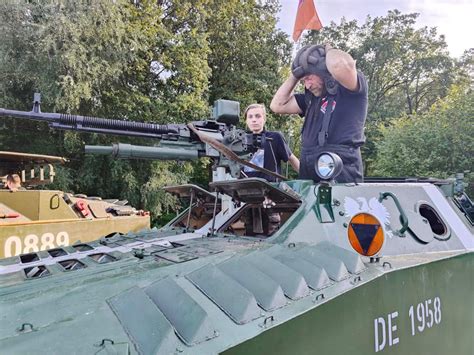 Wozy Bojowe I Pojazdy Militarne Mo Na Ogl Da Na Zlocie Zorganizowanym