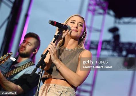 987 Ashley Cooke Photos & High Res Pictures - Getty Images