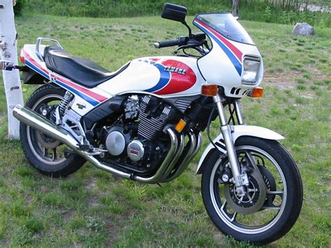 Review Of Yamaha Xj 900 1986 Pictures Live Photos And Description